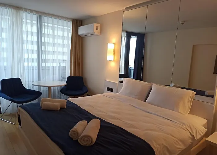 Comfortable Apart Sea & Mountain View